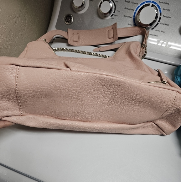 Pink Guess Shoulder Bag - Picture 2 of 4